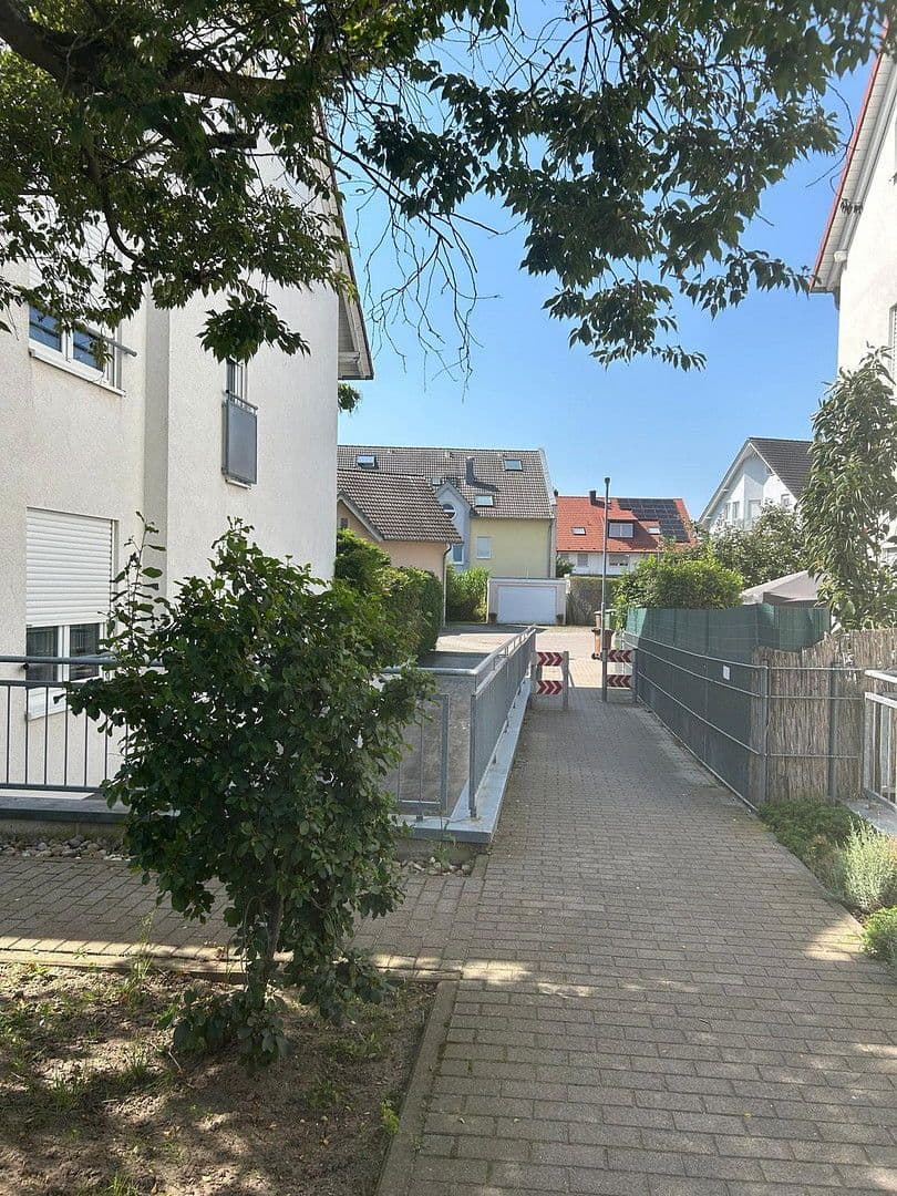 Pronájem bytu 3+1 85 m², Anna-Seghers-Weg 5, Bensheim, Hessen Pronájem bytu 3+1 85 m², Anna-Seghers-Weg 5, Bensheim, Hessen