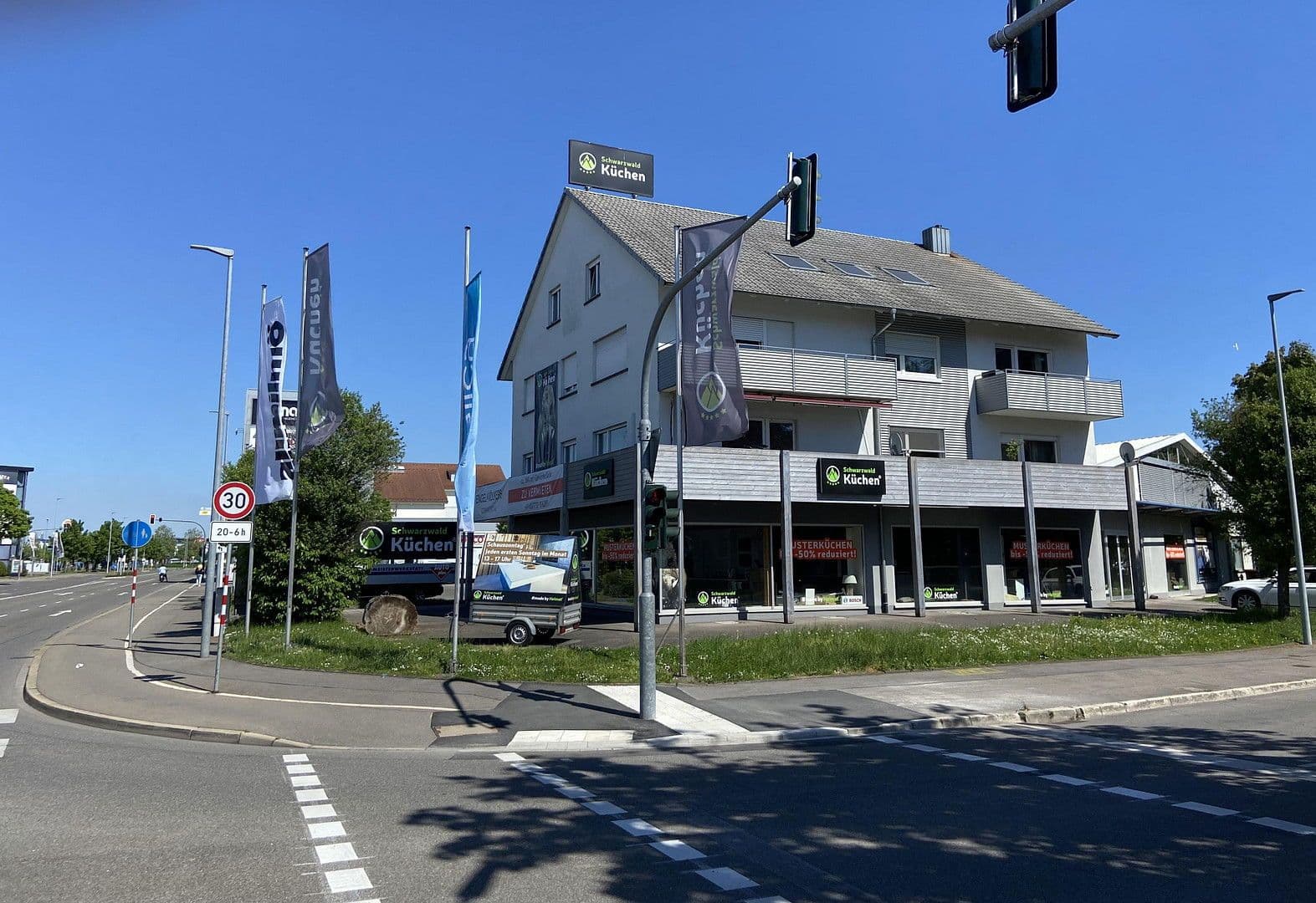 Pronájem nebytového prostoru 380 m², Georg-Fischer-Straße 32, Singen (Hohentwiel), Bádensko-Württembersko Pronájem nebytového prostoru 380 m², Georg-Fischer-Straße 32, Singen (Hohentwiel), Bádensko-Württembersko