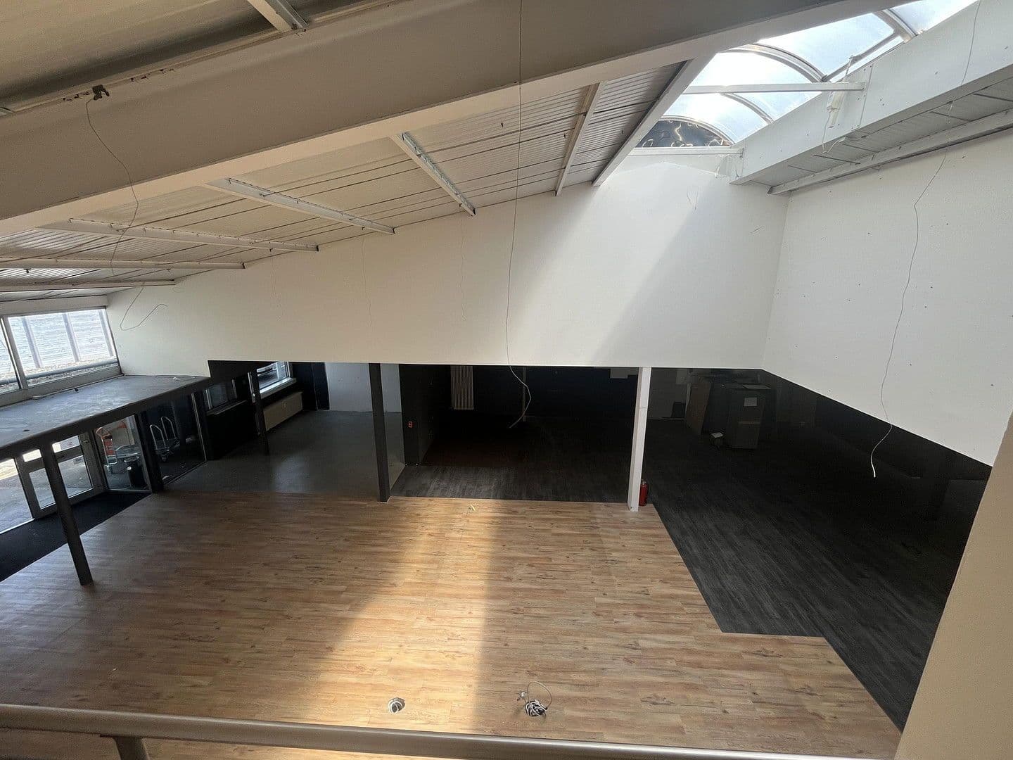 Pronájem nebytového prostoru 380 m², Georg-Fischer-Straße 32, Singen (Hohentwiel), Bádensko-Württembersko Pronájem nebytového prostoru 380 m², Georg-Fischer-Straße 32, Singen (Hohentwiel), Bádensko-Württembersko