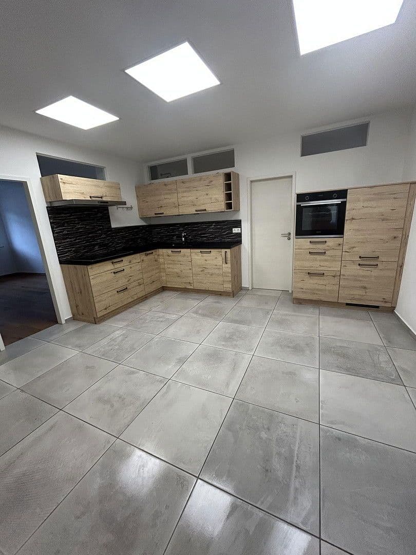 Prodej bytu 2+1 80 m², Mimmingerstr. 5, Hengersberg, Bavorsko Prodej bytu 2+1 80 m², Mimmingerstr. 5, Hengersberg, Bavorsko