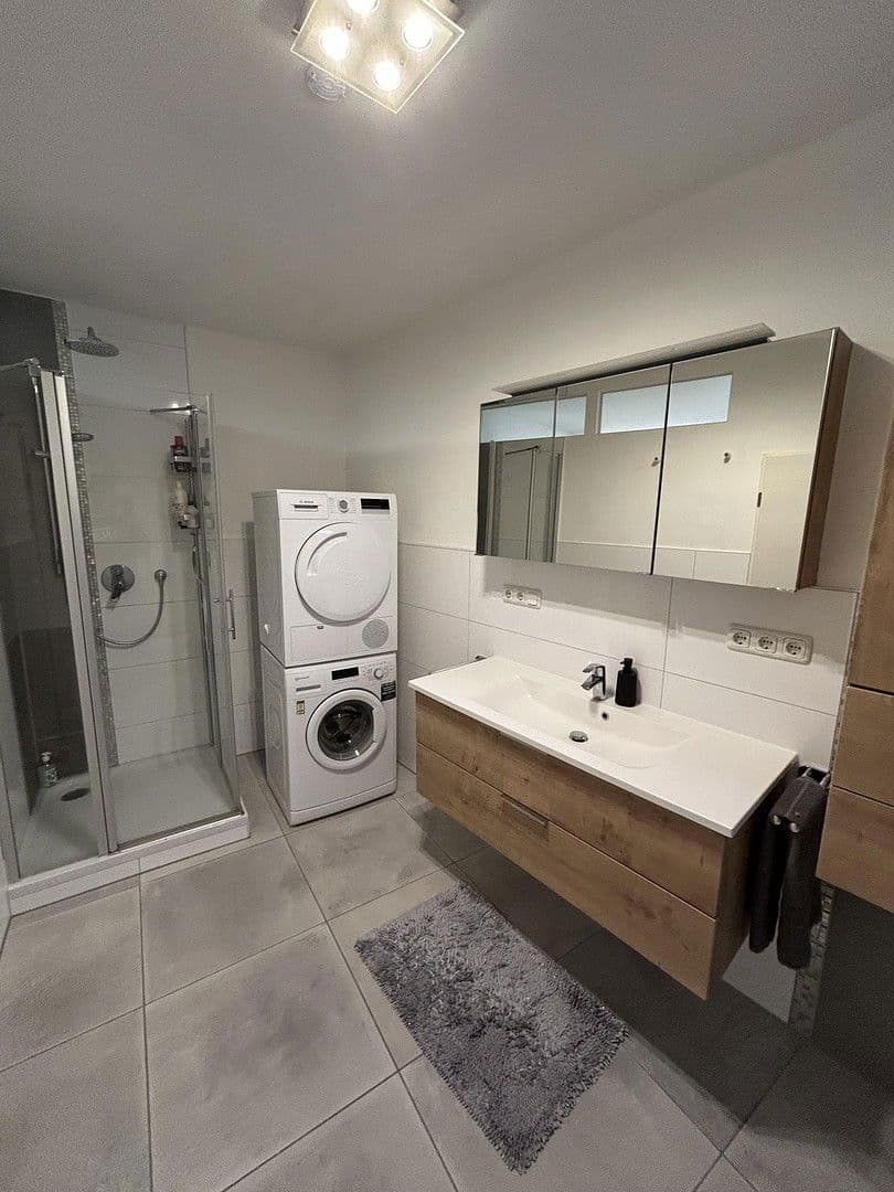 Prodej bytu 2+1 80 m², Mimmingerstr. 5, Hengersberg, Bavorsko Prodej bytu 2+1 80 m², Mimmingerstr. 5, Hengersberg, Bavorsko