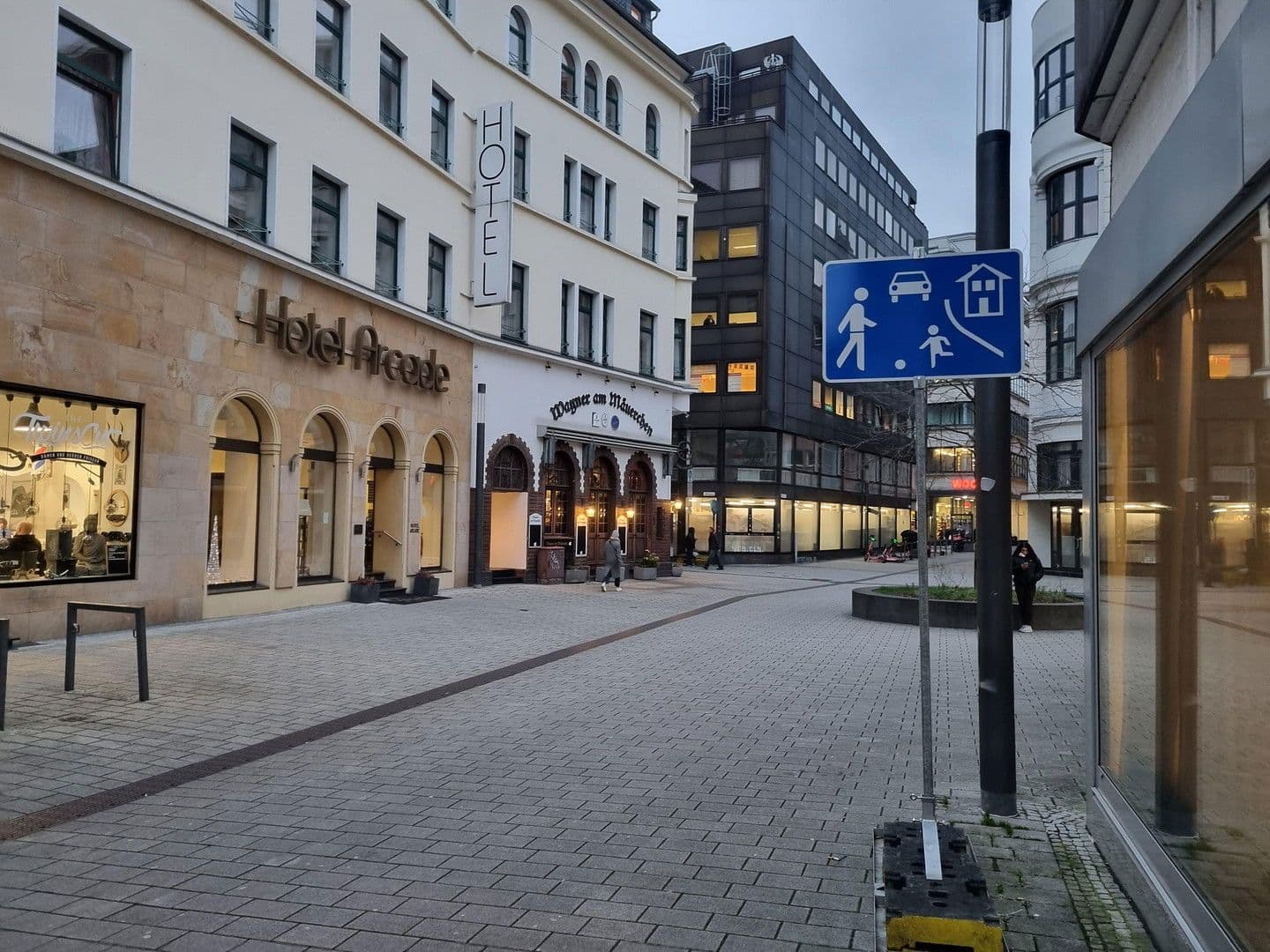 Pronájem kanceláře 150 m², Mäuerchen 8, Wuppertal, Severní Porýní-Vestfálsko Pronájem kanceláře 150 m², Mäuerchen 8, Wuppertal, Severní Porýní-Vestfálsko