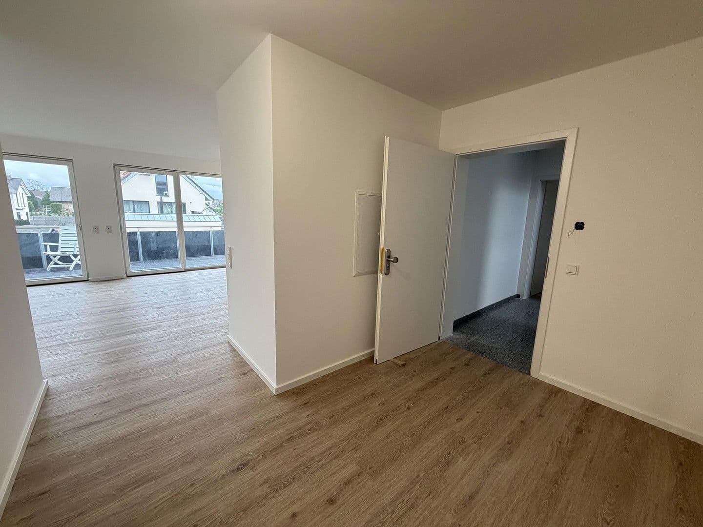 Pronájem bytu 3+1 100 m², Köln, Severní Porýní-Vestfálsko Pronájem bytu 3+1 100 m², Köln, Severní Porýní-Vestfálsko