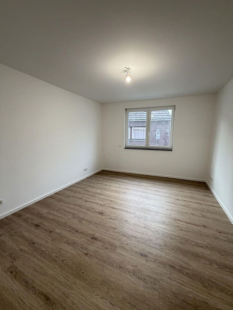 Pronájem bytu 3+1 100 m², Köln, Severní Porýní-Vestfálsko Pronájem bytu 3+1 100 m², Köln, Severní Porýní-Vestfálsko