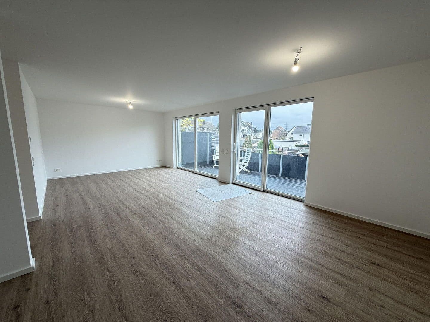Pronájem bytu 3+1 100 m², Köln, Severní Porýní-Vestfálsko Pronájem bytu 3+1 100 m², Köln, Severní Porýní-Vestfálsko