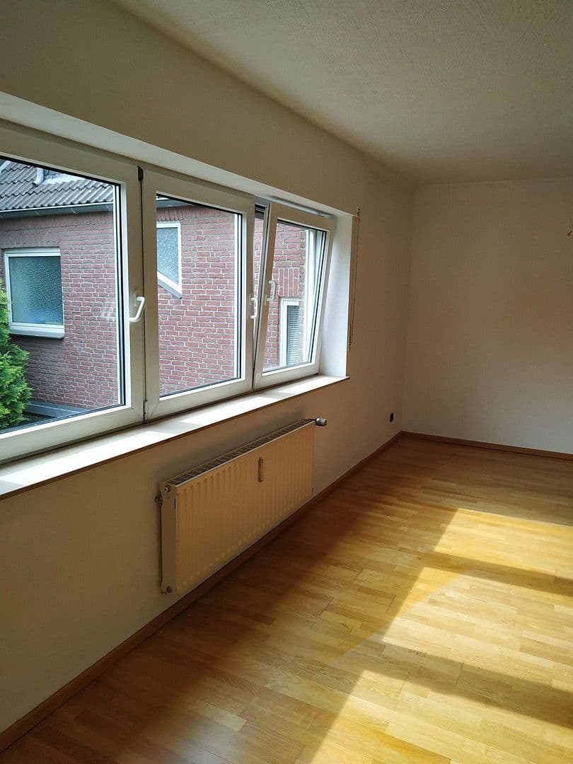 Pronájem bytu 2+kk 74 m², Krefeld, Severní Porýní-Vestfálsko Pronájem bytu 2+kk 74 m², Krefeld, Severní Porýní-Vestfálsko