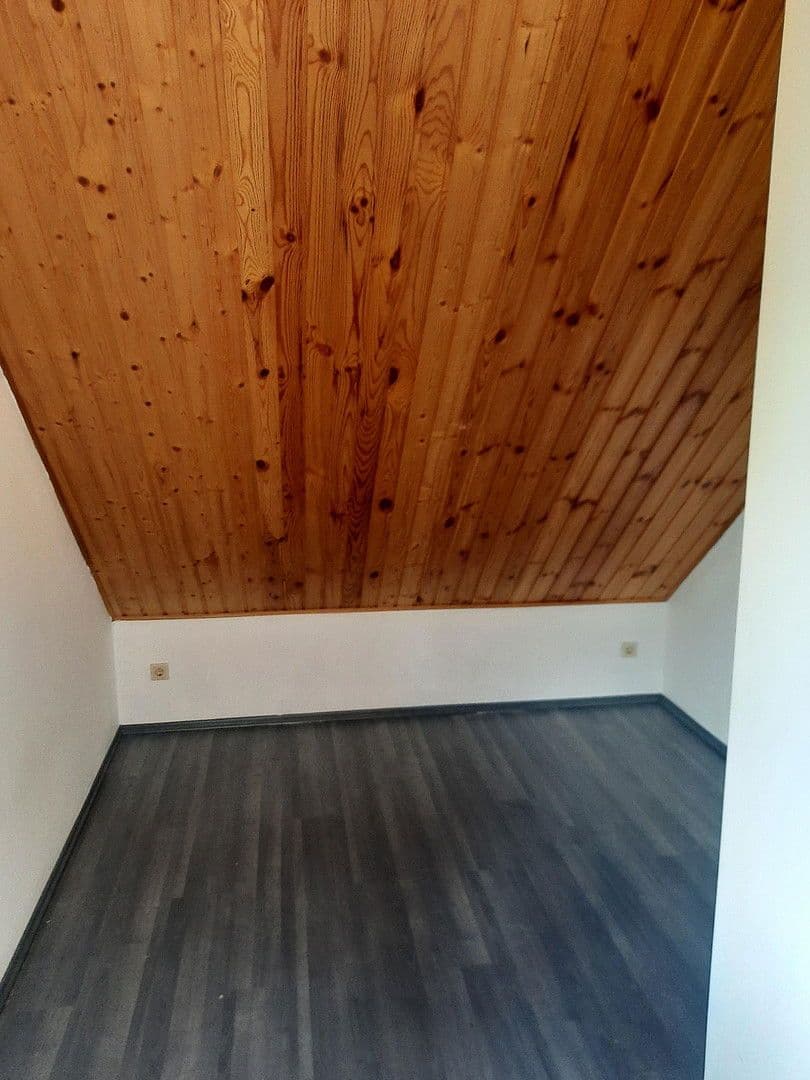 Pronájem domu 124 m², pozemek 320 m², Wilhermsdorf, Bavorsko Pronájem domu 124 m², pozemek 320 m², Wilhermsdorf, Bavorsko