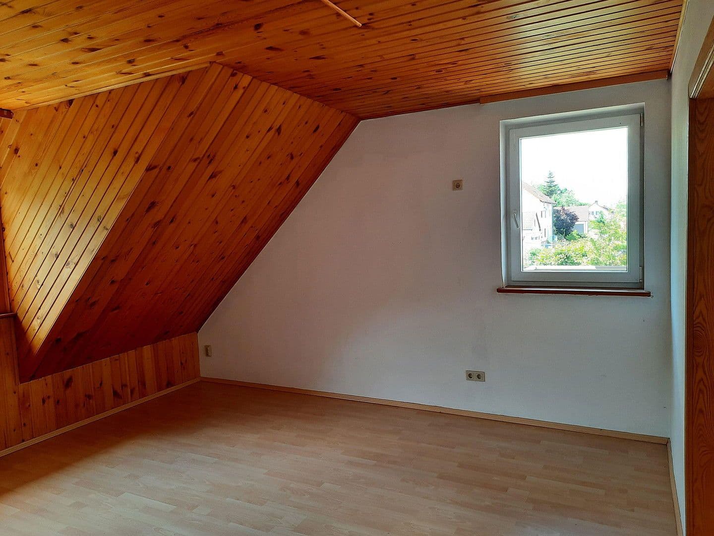 Pronájem domu 124 m², pozemek 320 m², Wilhermsdorf, Bavorsko Pronájem domu 124 m², pozemek 320 m², Wilhermsdorf, Bavorsko