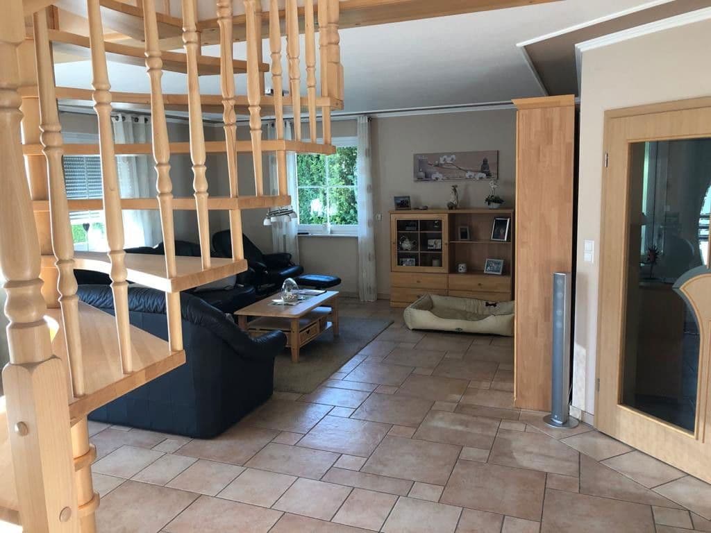 Pronájem domu 220 m², pozemek 700 m², Einbeck, Dolní Sasko Pronájem domu 220 m², pozemek 700 m², Einbeck, Dolní Sasko