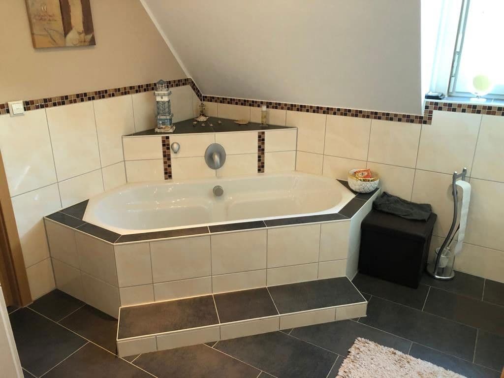 Pronájem domu 220 m², pozemek 700 m², Einbeck, Dolní Sasko Pronájem domu 220 m², pozemek 700 m², Einbeck, Dolní Sasko