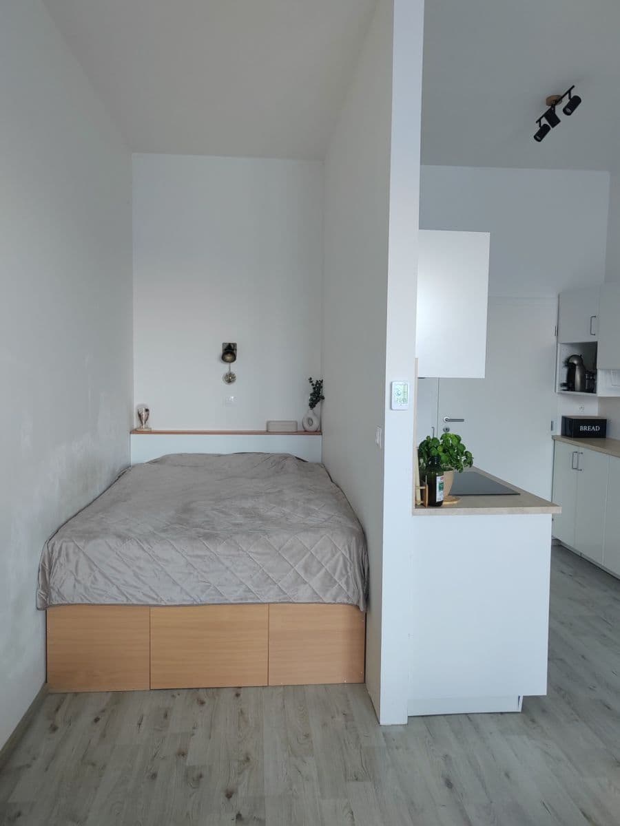 Pronájem bytu 1+kk 38 m², Velvarská, Horoměřice, Středočeský kraj Pronájem bytu 1+kk 38 m², Velvarská, Horoměřice, Středočeský kraj