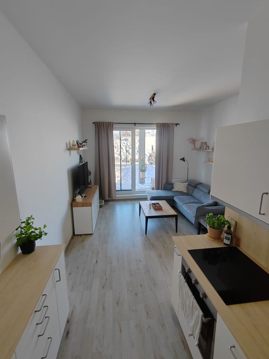 Pronájem bytu 1+kk 38 m², Velvarská, Horoměřice, Středočeský kraj Pronájem bytu 1+kk 38 m², Velvarská, Horoměřice, Středočeský kraj