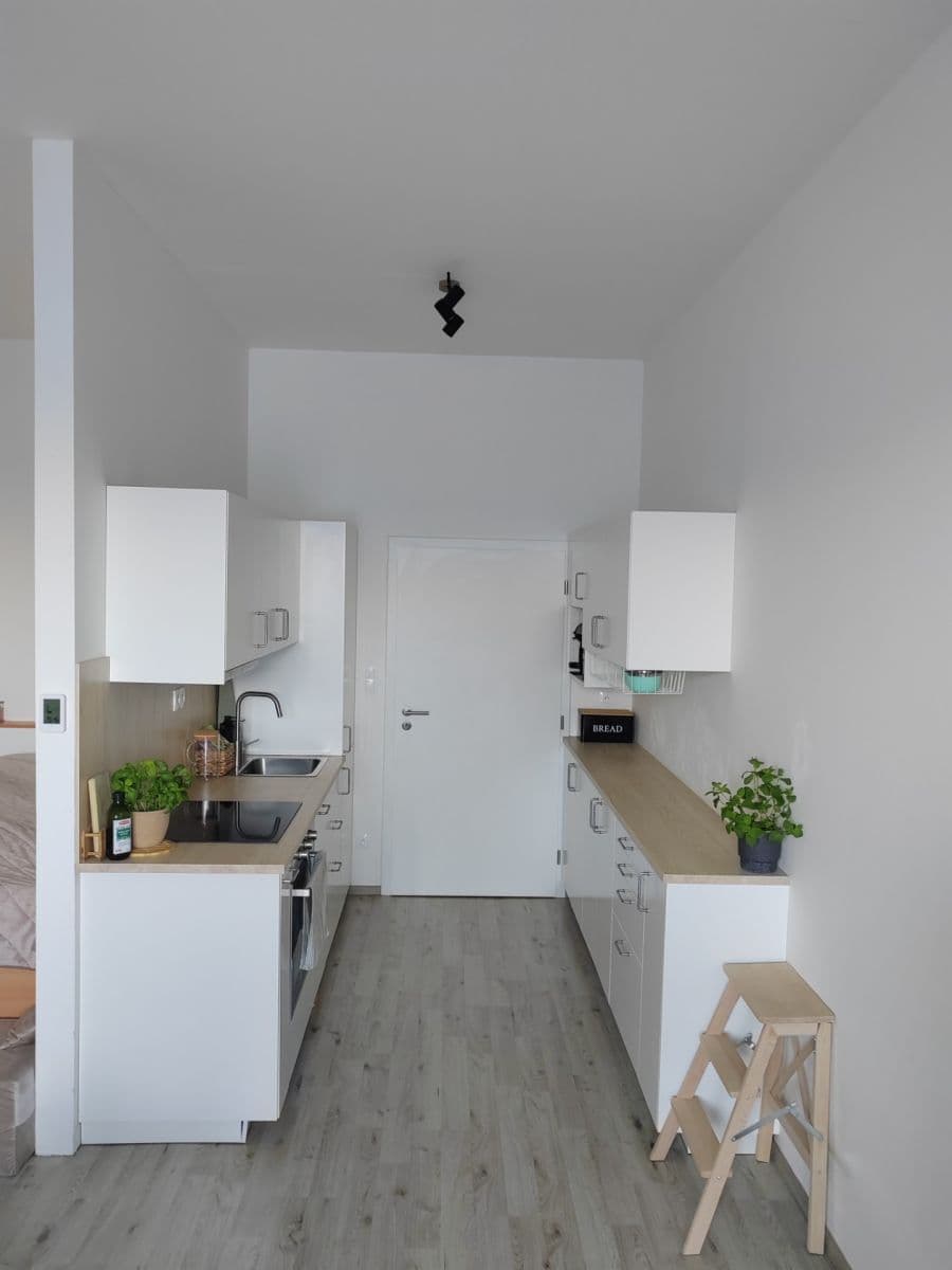 Pronájem bytu 1+kk 38 m², Velvarská, Horoměřice, Středočeský kraj Pronájem bytu 1+kk 38 m², Velvarská, Horoměřice, Středočeský kraj
