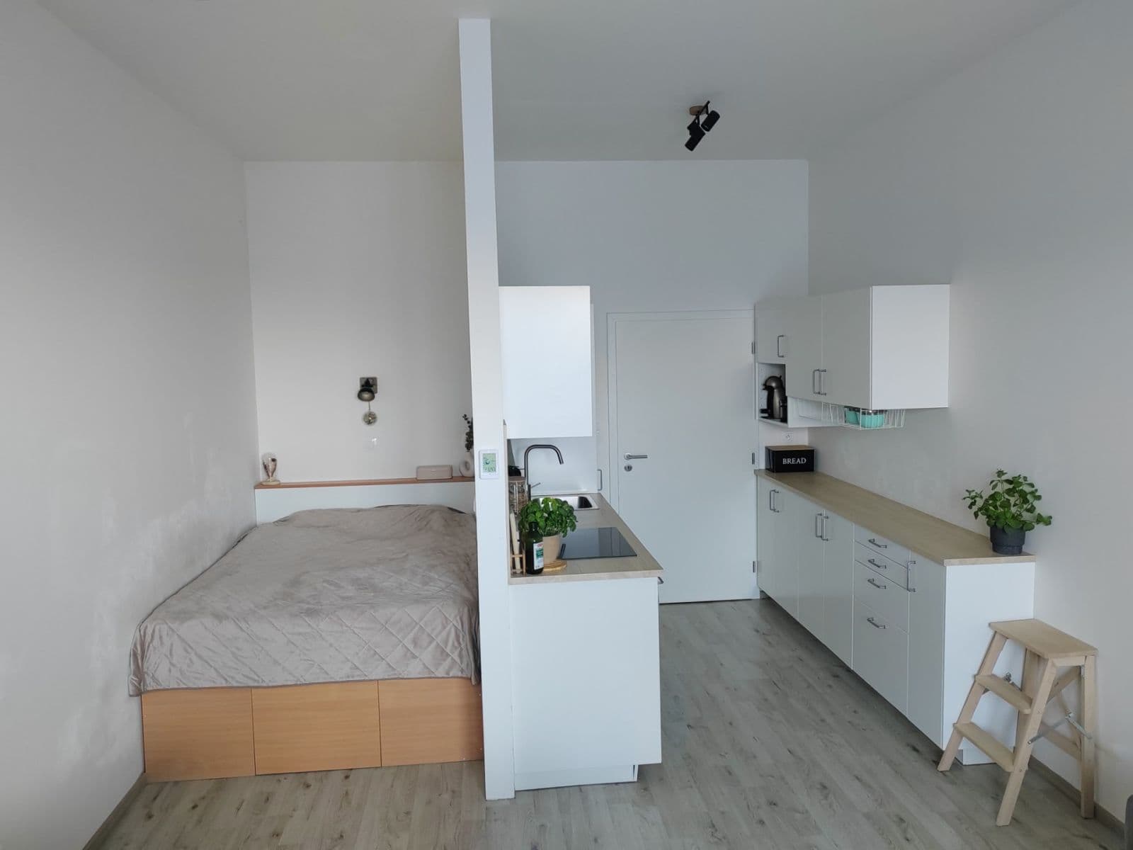 Pronájem bytu 1+kk 38 m², Velvarská, Horoměřice, Středočeský kraj Pronájem bytu 1+kk 38 m², Velvarská, Horoměřice, Středočeský kraj