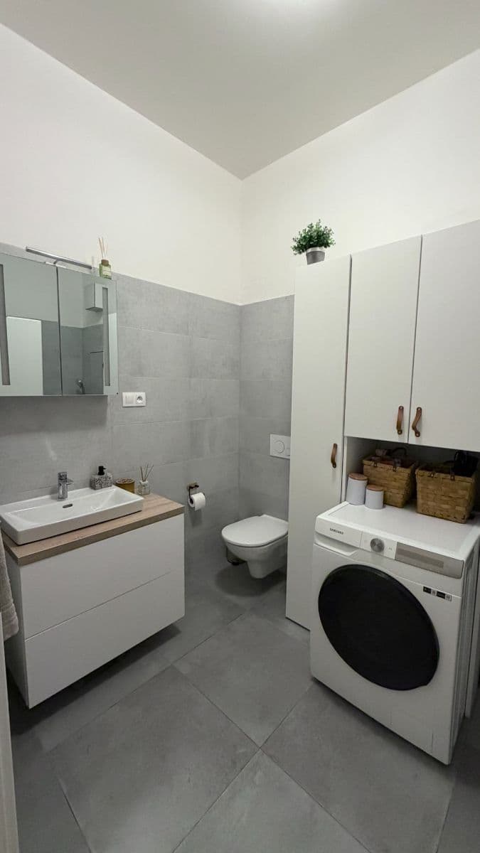 Pronájem bytu 1+kk 38 m², Velvarská, Horoměřice, Středočeský kraj Pronájem bytu 1+kk 38 m², Velvarská, Horoměřice, Středočeský kraj