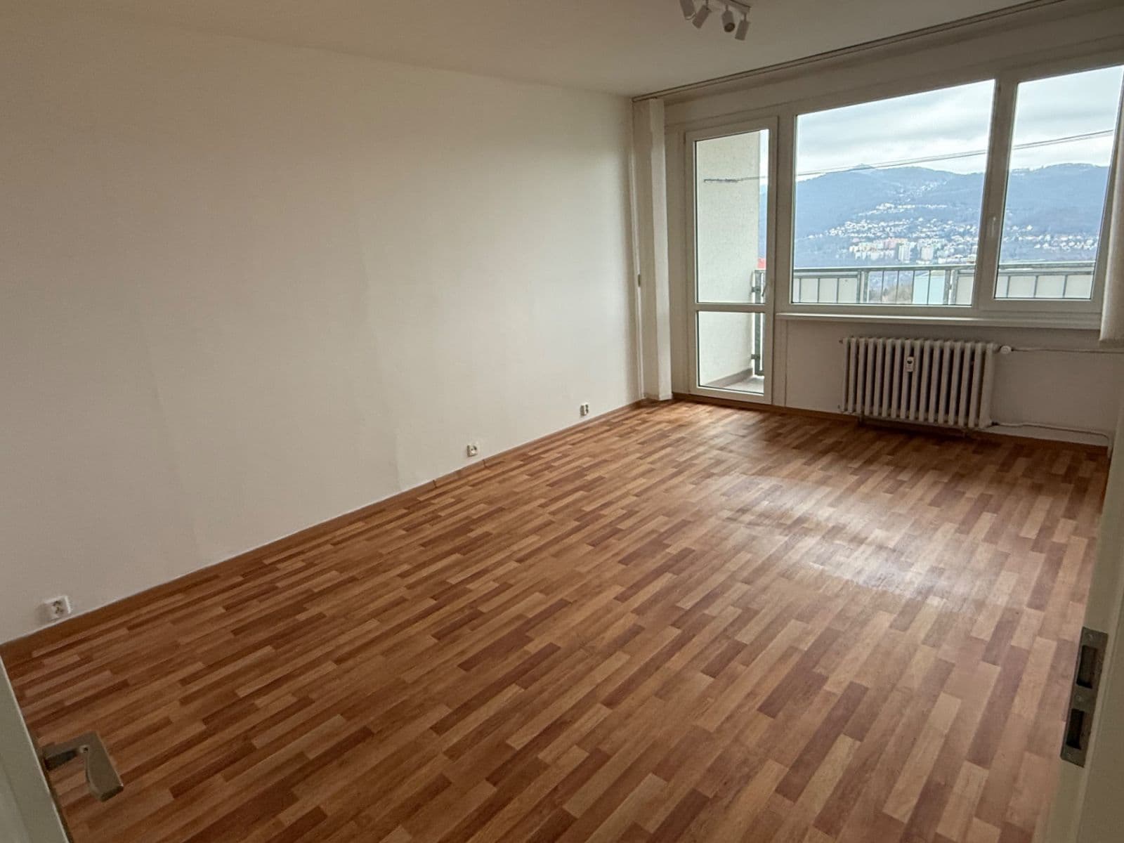 Pronájem bytu 2+1 62 m², Kmochova, Ústí nad Labem, Ústecký kraj Pronájem bytu 2+1 62 m², Kmochova, Ústí nad Labem, Ústecký kraj