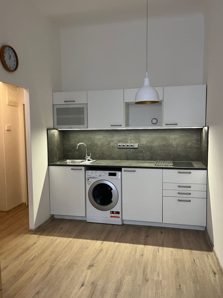 Pronájem bytu 1+kk 20 m², Wenzigova, Praha, Praha Pronájem bytu 1+kk 20 m², Wenzigova, Praha, Praha