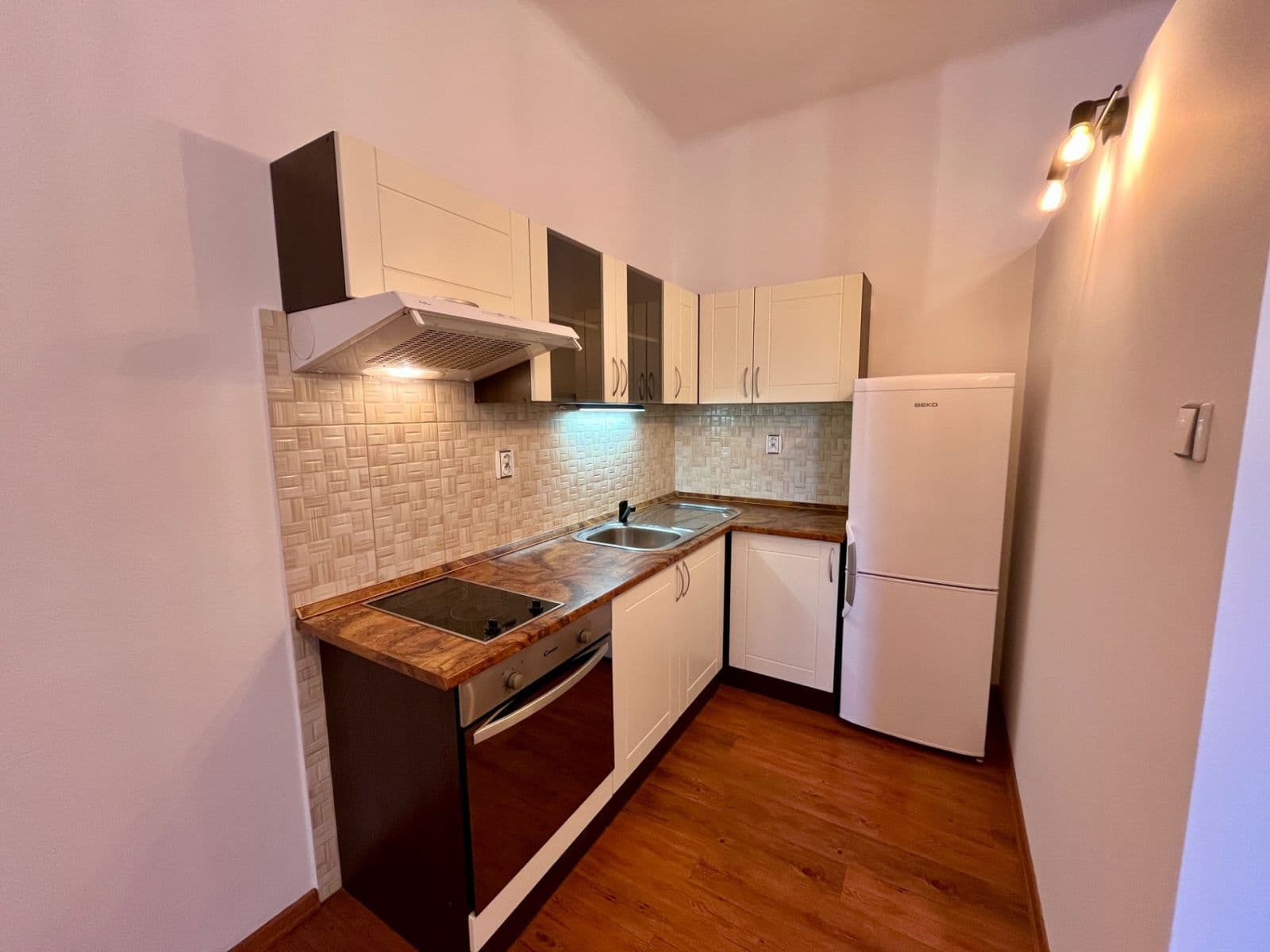 Pronájem bytu 1+kk 32 m², Na Žertvách, Praha, Praha Pronájem bytu 1+kk 32 m², Na Žertvách, Praha, Praha