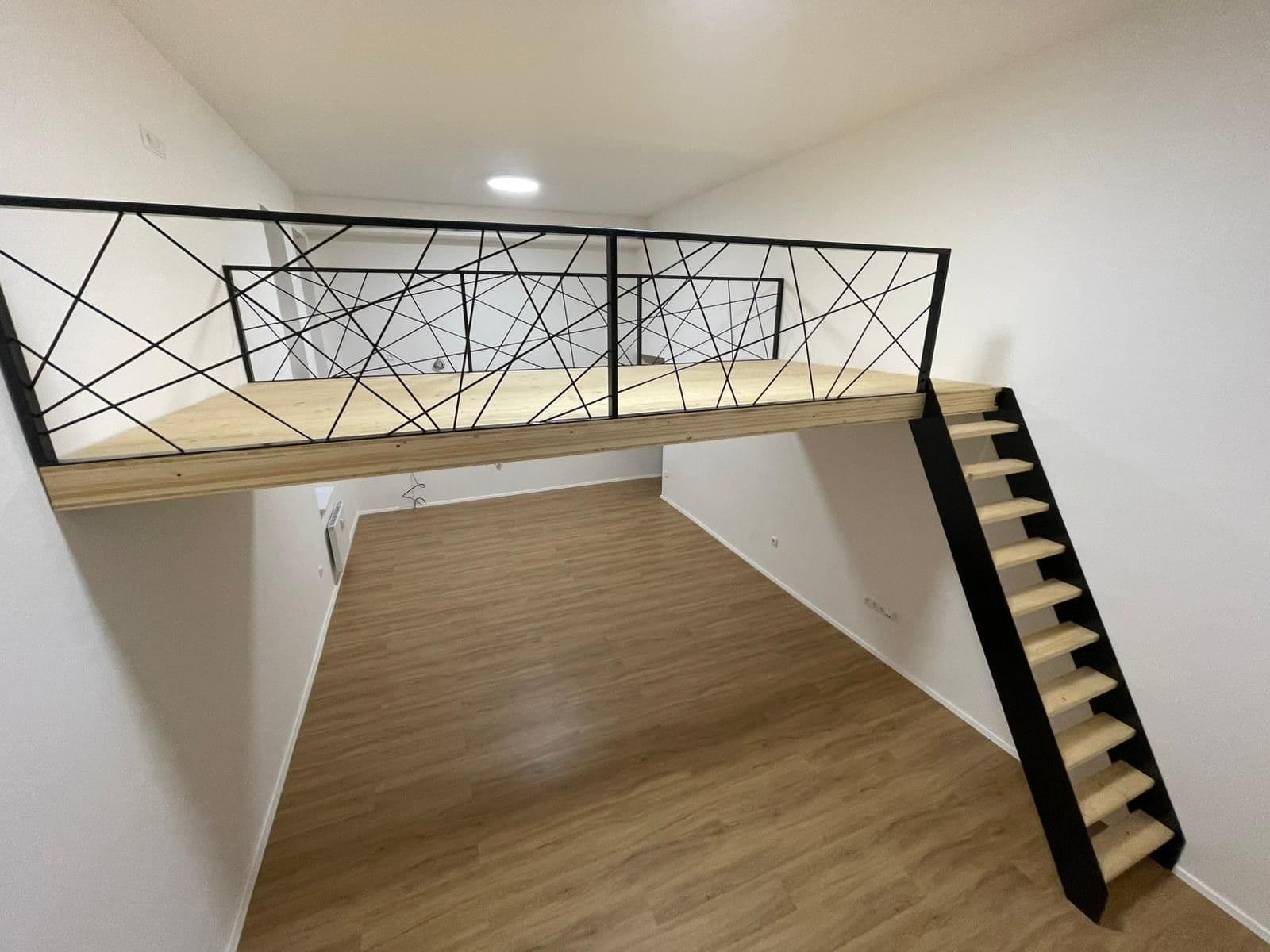 Pronájem bytu 1+kk 44 m², Revoluční, Žďár nad Sázavou, Kraj Vysočina Pronájem bytu 1+kk 44 m², Revoluční, Žďár nad Sázavou, Kraj Vysočina