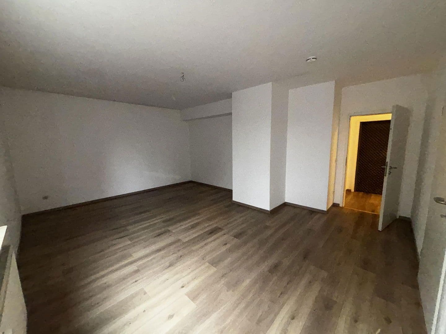 Pronájem bytu 2+1 73 m², Niefern-Öschelbronn, Bádensko-Württembersko Pronájem bytu 2+1 73 m², Niefern-Öschelbronn, Bádensko-Württembersko