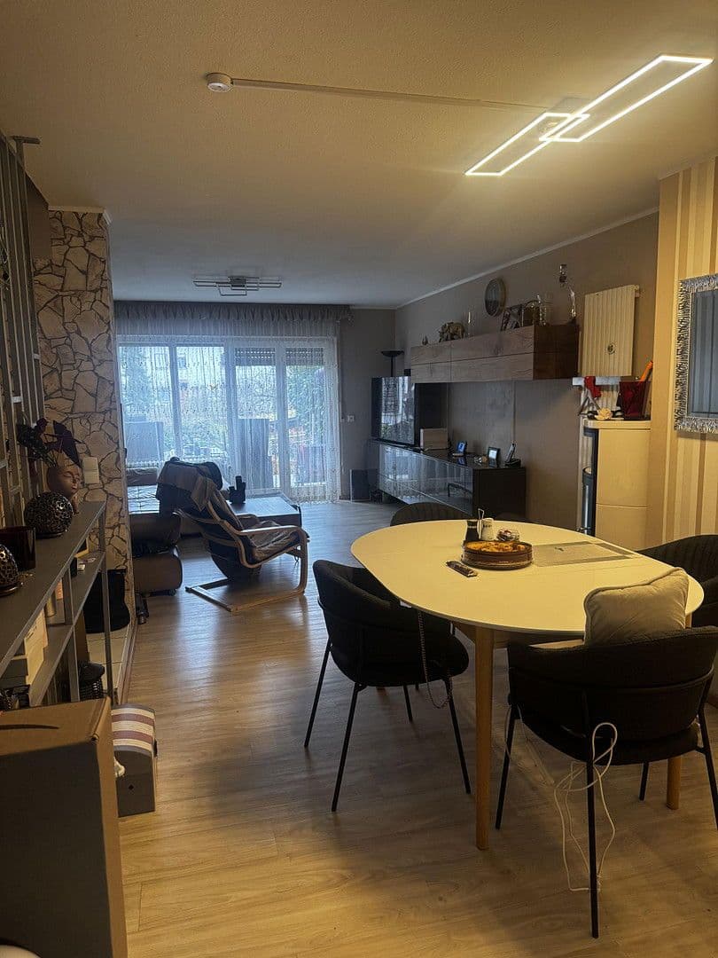 Prodej bytu 3+1 93 m², Karlsruhe, Bádensko-Württembersko Prodej bytu 3+1 93 m², Karlsruhe, Bádensko-Württembersko