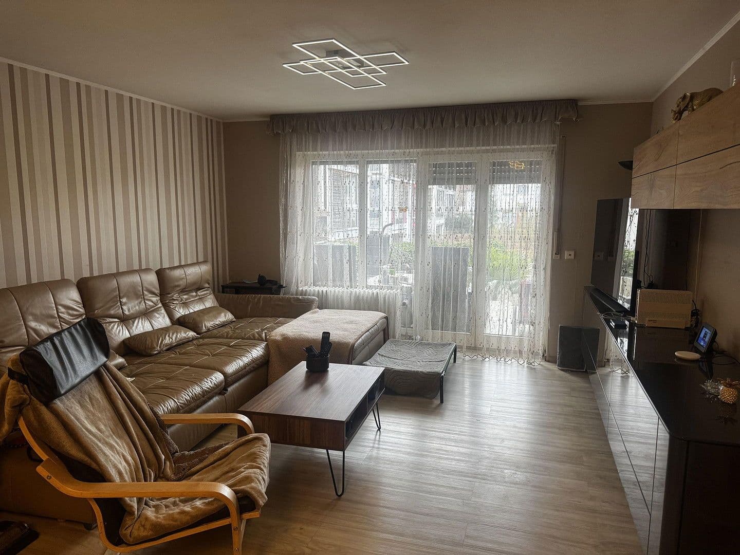 Prodej bytu 3+1 93 m², Karlsruhe, Bádensko-Württembersko Prodej bytu 3+1 93 m², Karlsruhe, Bádensko-Württembersko