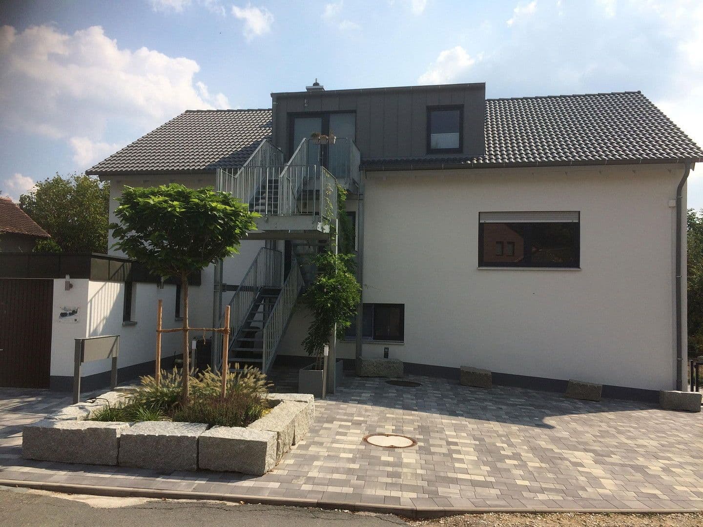 Pronájem bytu 5+1 140 m², Uttenreuth, Bavorsko Pronájem bytu 5+1 140 m², Uttenreuth, Bavorsko