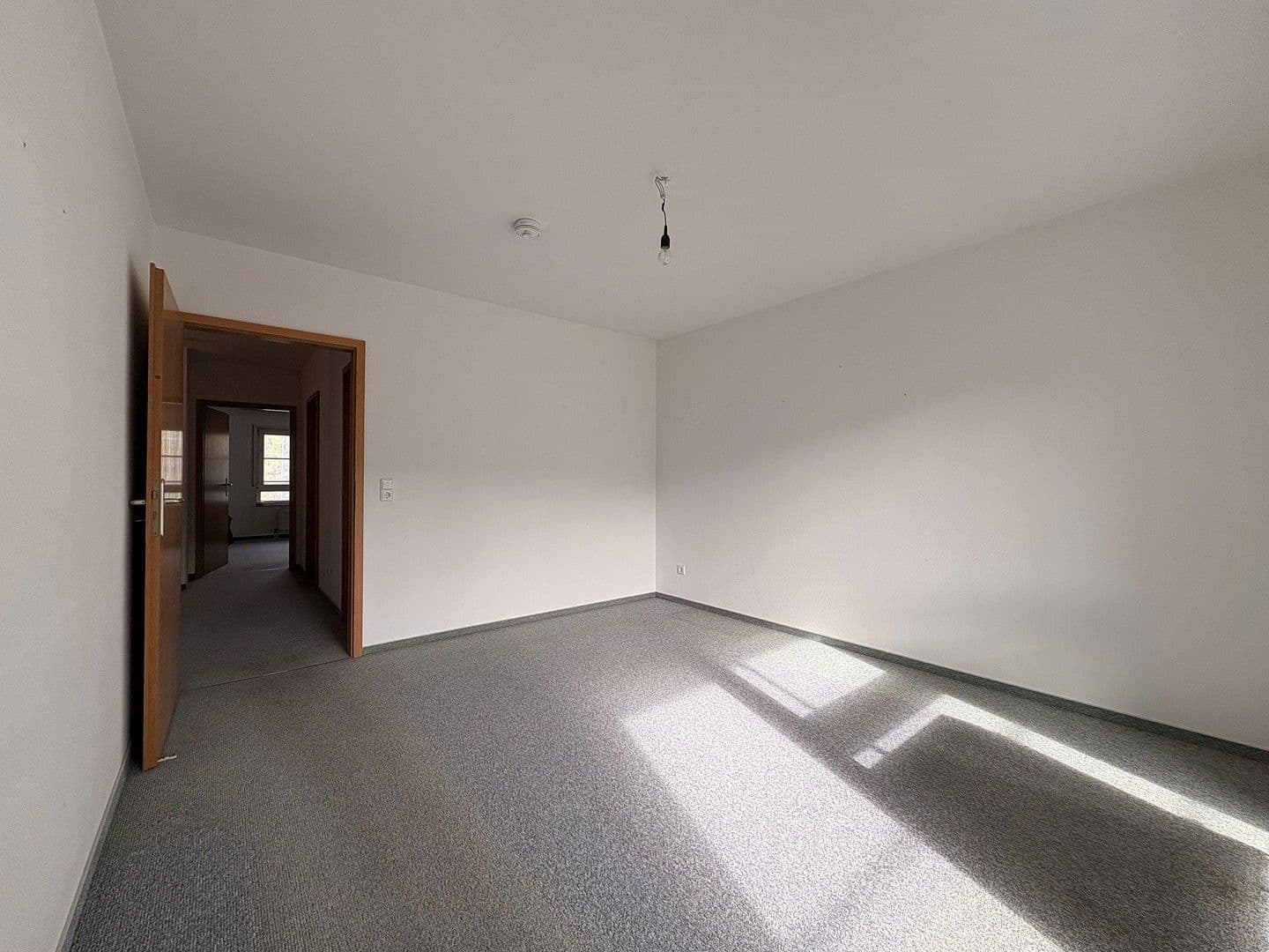 Prodej bytu 3+1 87 m², Zum Laurenburgerhof 10, Frankfurt am Main, Hessen Prodej bytu 3+1 87 m², Zum Laurenburgerhof 10, Frankfurt am Main, Hessen