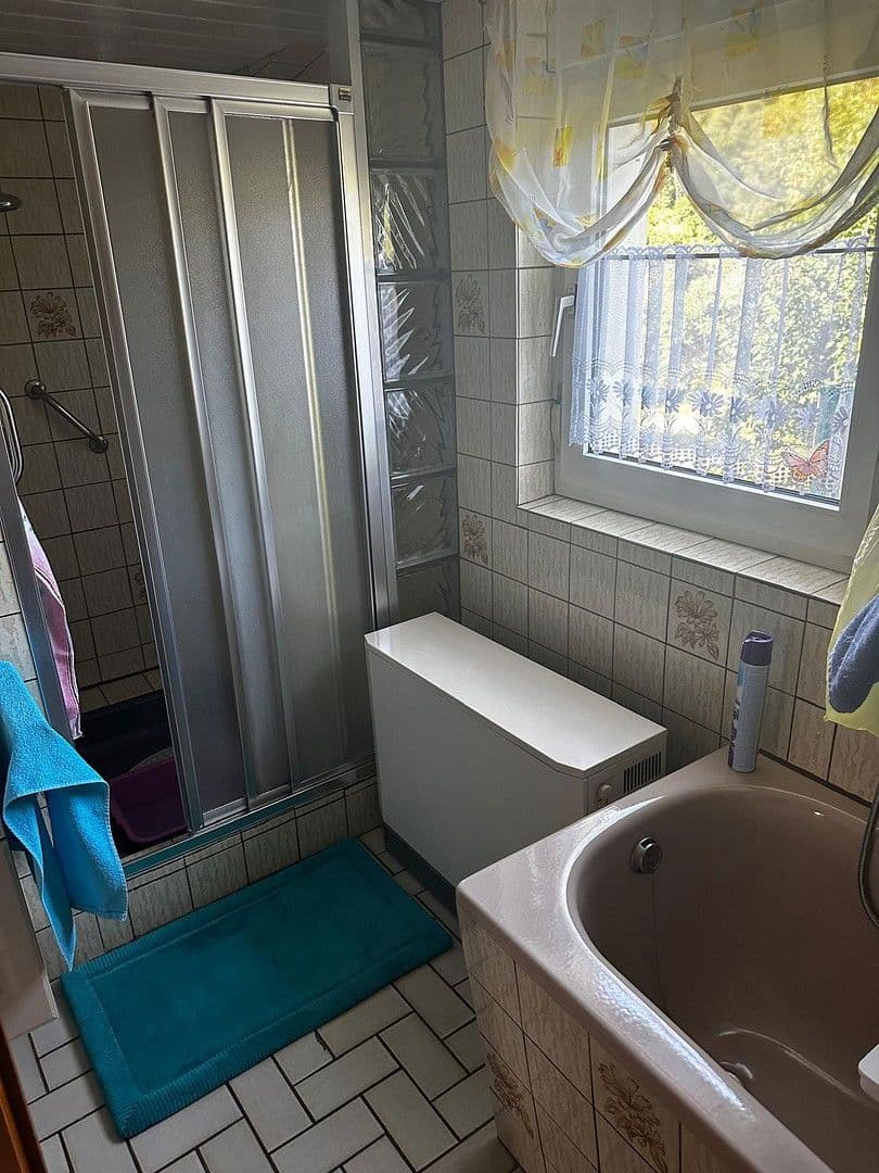 Prodej domu 130 m², pozemek 300 m², Wildeckerstrasse 5, Wildeck, Hessen Prodej domu 130 m², pozemek 300 m², Wildeckerstrasse 5, Wildeck, Hessen