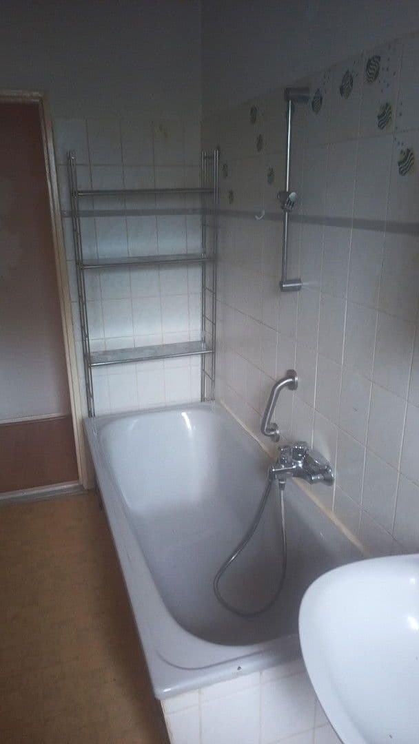 Prodej bytu 2+1 60 m², Kienheideweg 11, Berlin, Berlín Prodej bytu 2+1 60 m², Kienheideweg 11, Berlin, Berlín