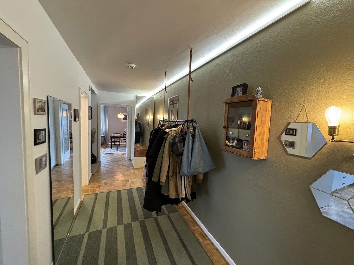 Pronájem bytu 2+1 60 m², Humboldstraße 27, Wiesbaden, Hessen Pronájem bytu 2+1 60 m², Humboldstraße 27, Wiesbaden, Hessen