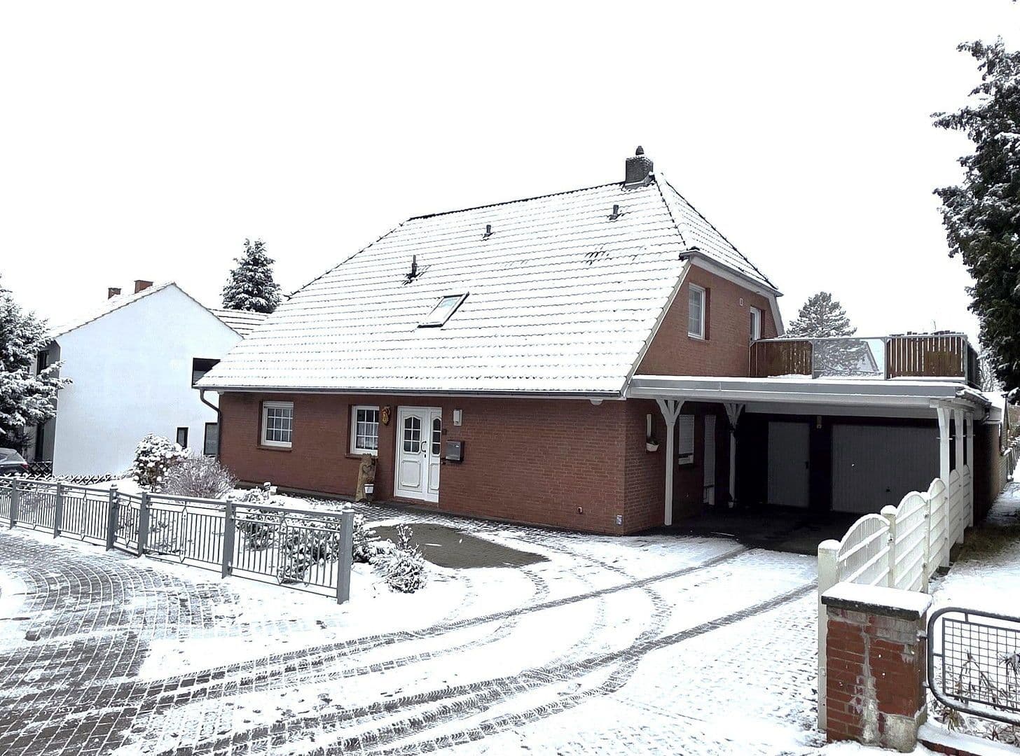 Prodej domu 174 m², pozemek 1.250 m², Achim, Dolní Sasko Prodej domu 174 m², pozemek 1.250 m², Achim, Dolní Sasko