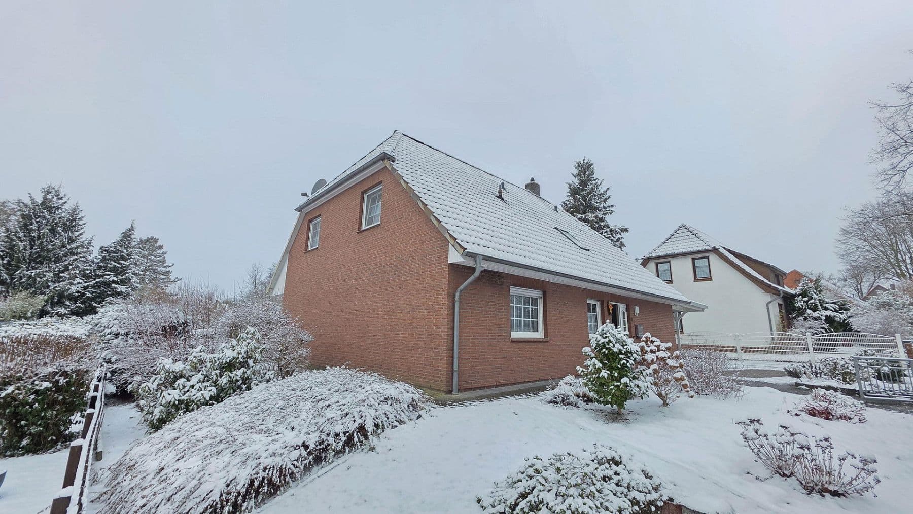 Prodej domu 174 m², pozemek 1.250 m², Achim, Dolní Sasko Prodej domu 174 m², pozemek 1.250 m², Achim, Dolní Sasko