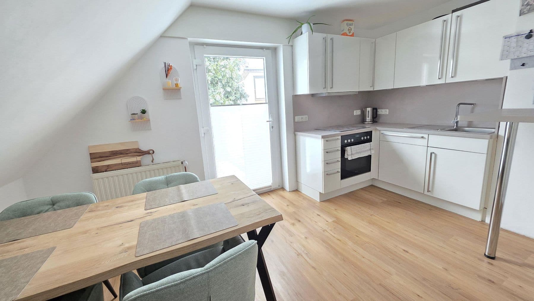 Prodej domu 174 m², pozemek 1.250 m², Achim, Dolní Sasko Prodej domu 174 m², pozemek 1.250 m², Achim, Dolní Sasko