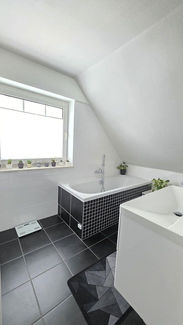 Prodej domu 174 m², pozemek 1.250 m², Achim, Dolní Sasko Prodej domu 174 m², pozemek 1.250 m², Achim, Dolní Sasko