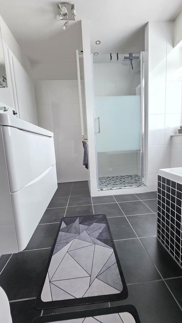 Prodej domu 174 m², pozemek 1.250 m², Achim, Dolní Sasko Prodej domu 174 m², pozemek 1.250 m², Achim, Dolní Sasko