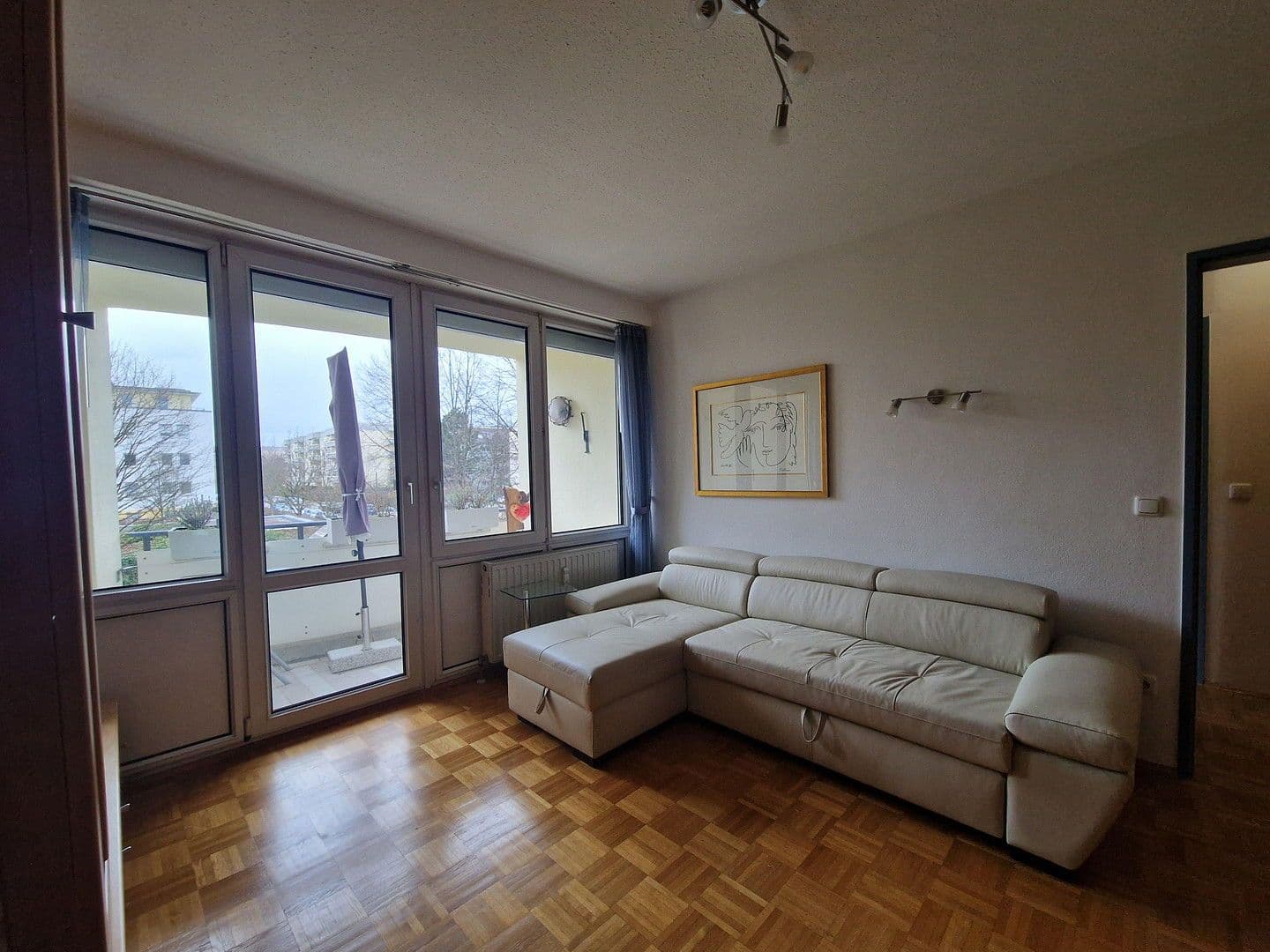 Pronájem bytu 2+1 50 m², Hitlstraße 5, München, Bavorsko Pronájem bytu 2+1 50 m², Hitlstraße 5, München, Bavorsko