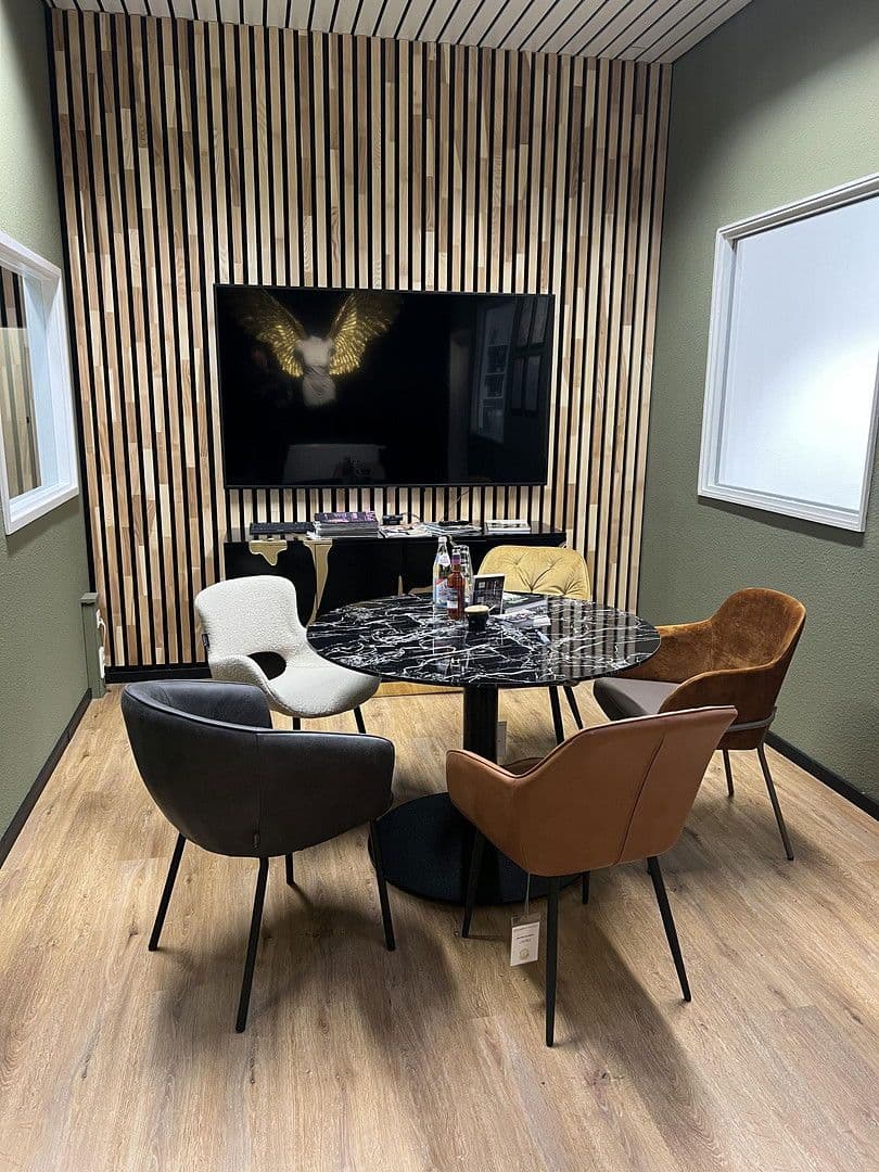 Pronájem nebytového prostoru 7.000 m², Sonnefeld, Bavorsko Pronájem nebytového prostoru 7.000 m², Sonnefeld, Bavorsko