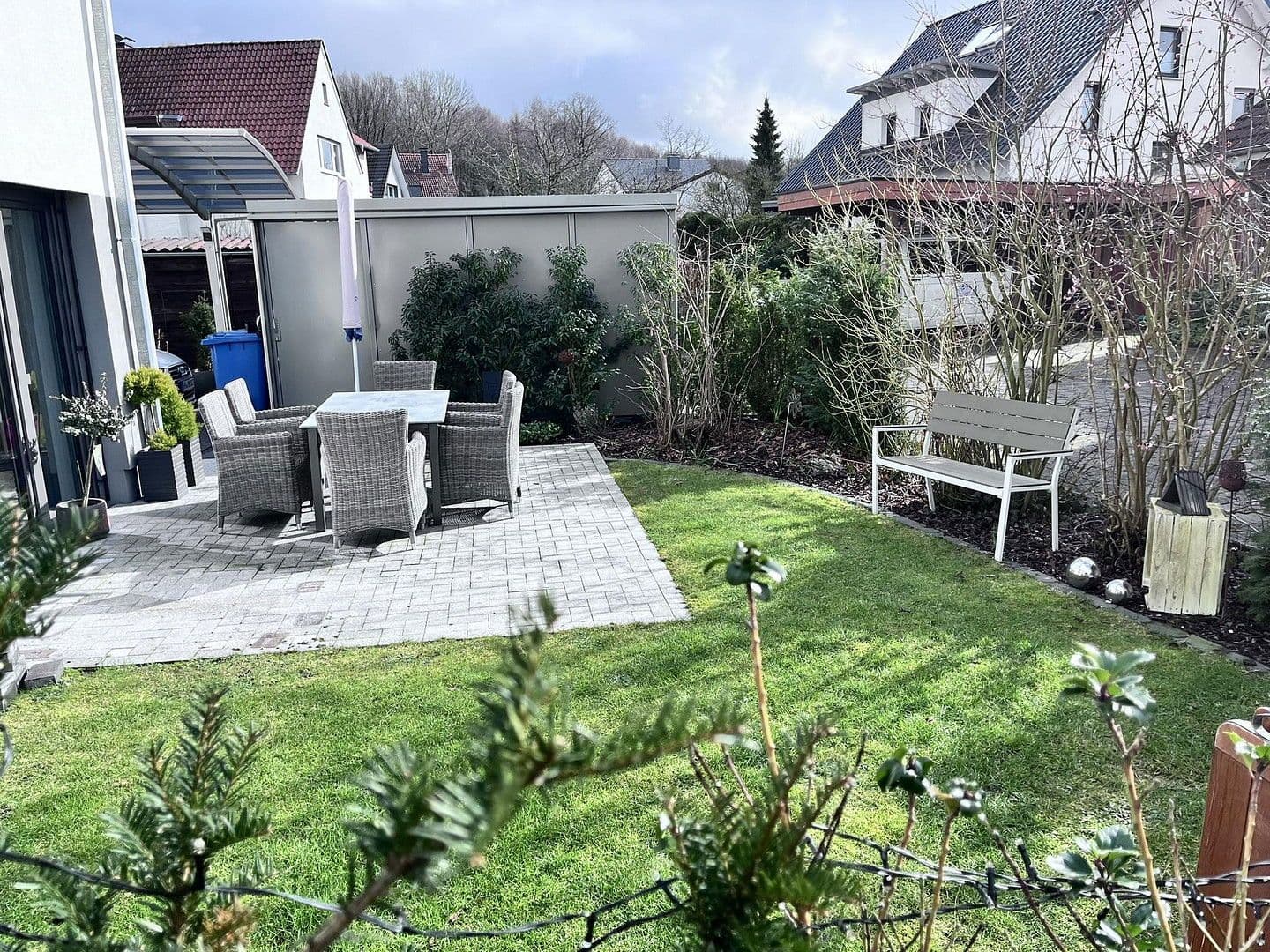 Pronájem domu 128 m², pozemek 295 m², Detmold, Severní Porýní-Vestfálsko Pronájem domu 128 m², pozemek 295 m², Detmold, Severní Porýní-Vestfálsko