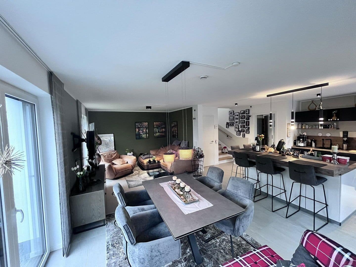 Pronájem domu 128 m², pozemek 295 m², Detmold, Severní Porýní-Vestfálsko Pronájem domu 128 m², pozemek 295 m², Detmold, Severní Porýní-Vestfálsko