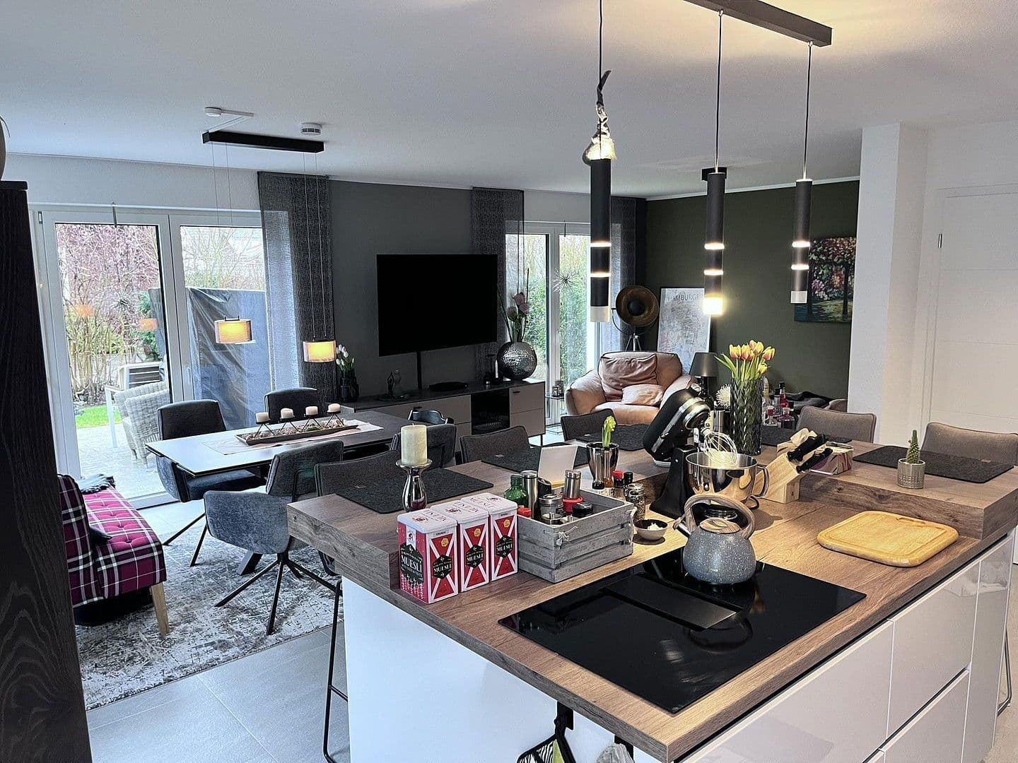 Pronájem domu 128 m², pozemek 295 m², Detmold, Severní Porýní-Vestfálsko Pronájem domu 128 m², pozemek 295 m², Detmold, Severní Porýní-Vestfálsko