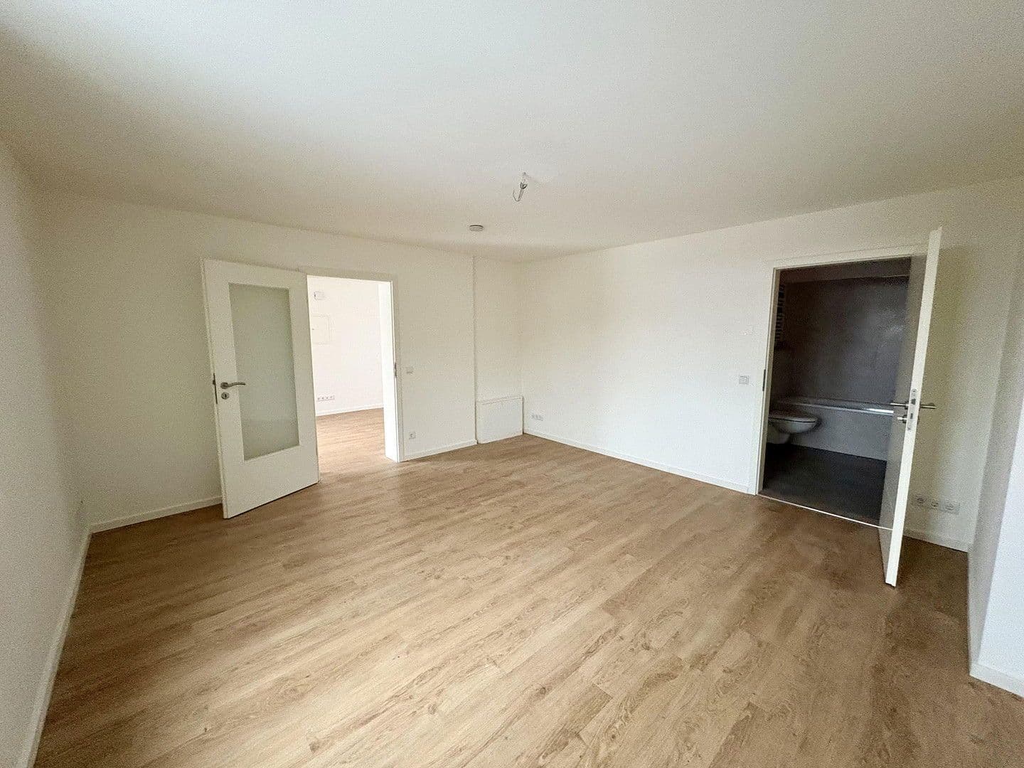 Pronájem bytu 1+1 44 m², Karl-Marx-Straße 16, Grünheide (Mark), Braniborsko Pronájem bytu 1+1 44 m², Karl-Marx-Straße 16, Grünheide (Mark), Braniborsko