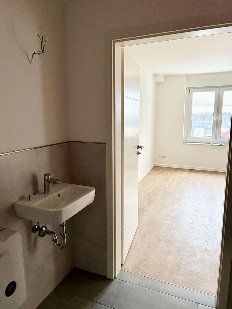 Pronájem bytu 1+1 44 m², Karl-Marx-Straße 16, Grünheide (Mark), Braniborsko Pronájem bytu 1+1 44 m², Karl-Marx-Straße 16, Grünheide (Mark), Braniborsko