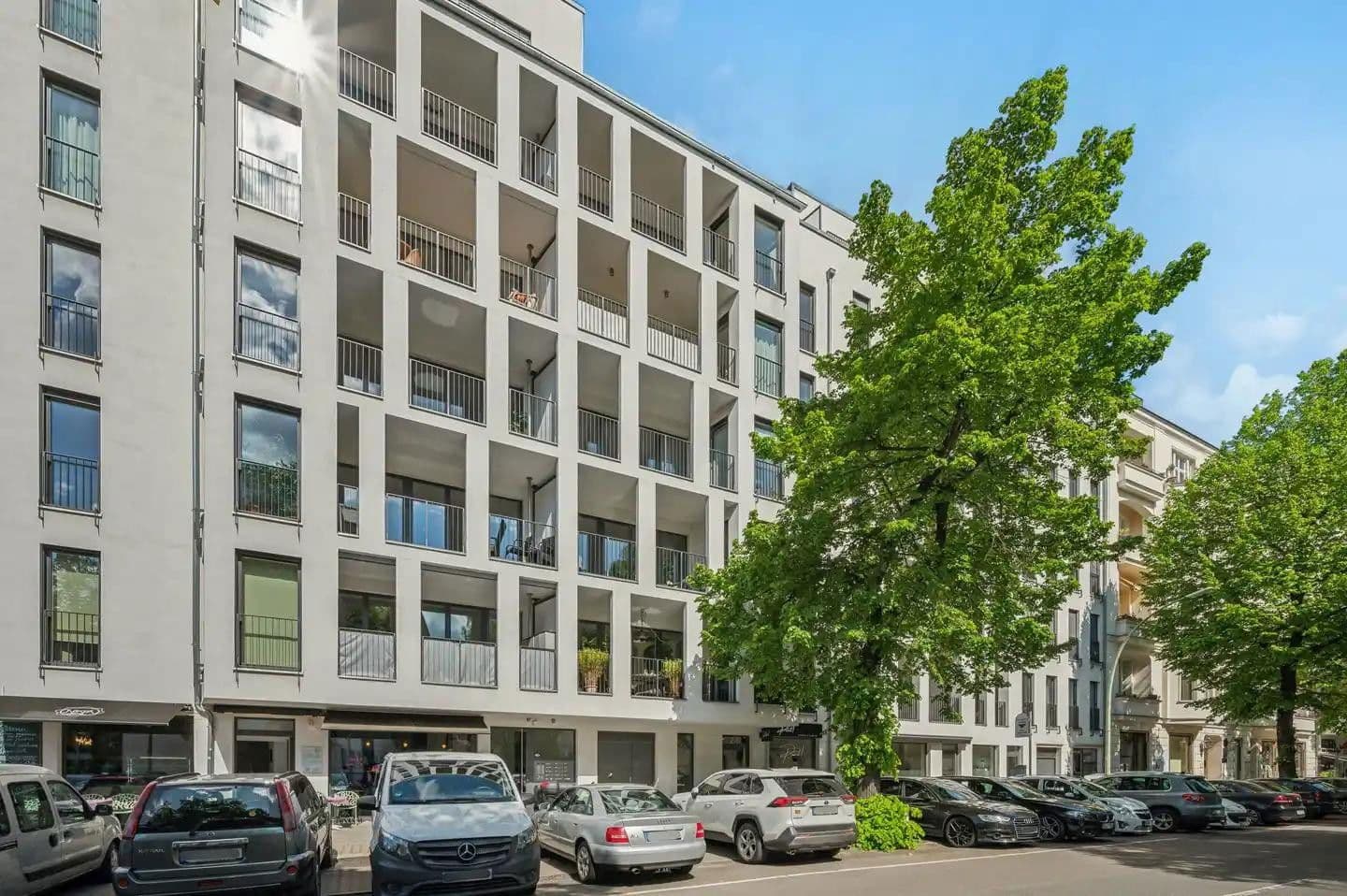 Pronájem bytu 1+1 77 m², Pariser Str. 23, Berlin, Berlín Pronájem bytu 1+1 77 m², Pariser Str. 23, Berlin, Berlín