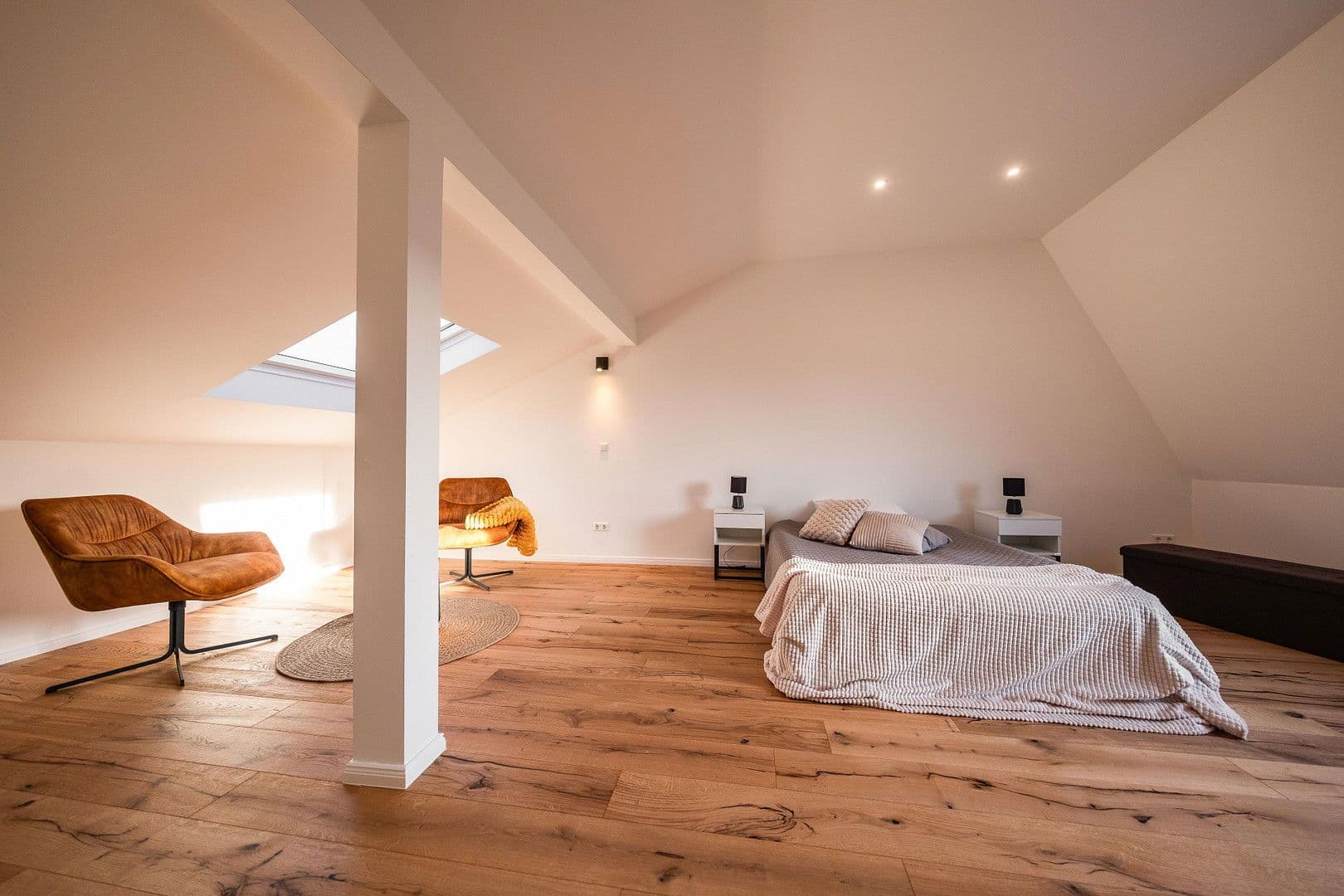 Prodej domu 137 m², pozemek 190 m², Germering, Bavorsko Prodej domu 137 m², pozemek 190 m², Germering, Bavorsko