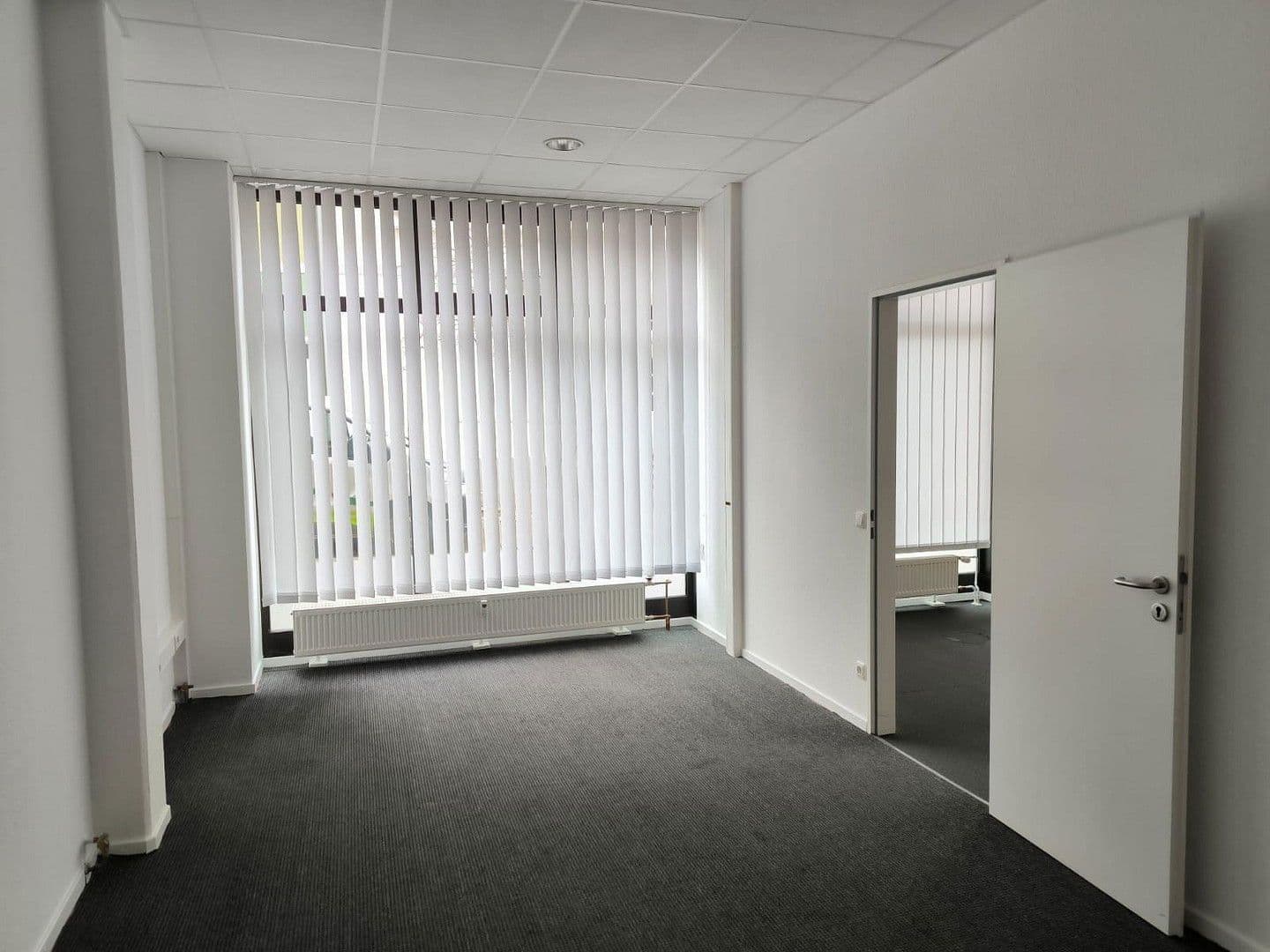 Pronájem kanceláře 101 m², Kölner Platz - Ecke Klevstr., Troisdorf, Severní Porýní-Vestfálsko Pronájem kanceláře 101 m², Kölner Platz - Ecke Klevstr., Troisdorf, Severní Porýní-Vestfálsko