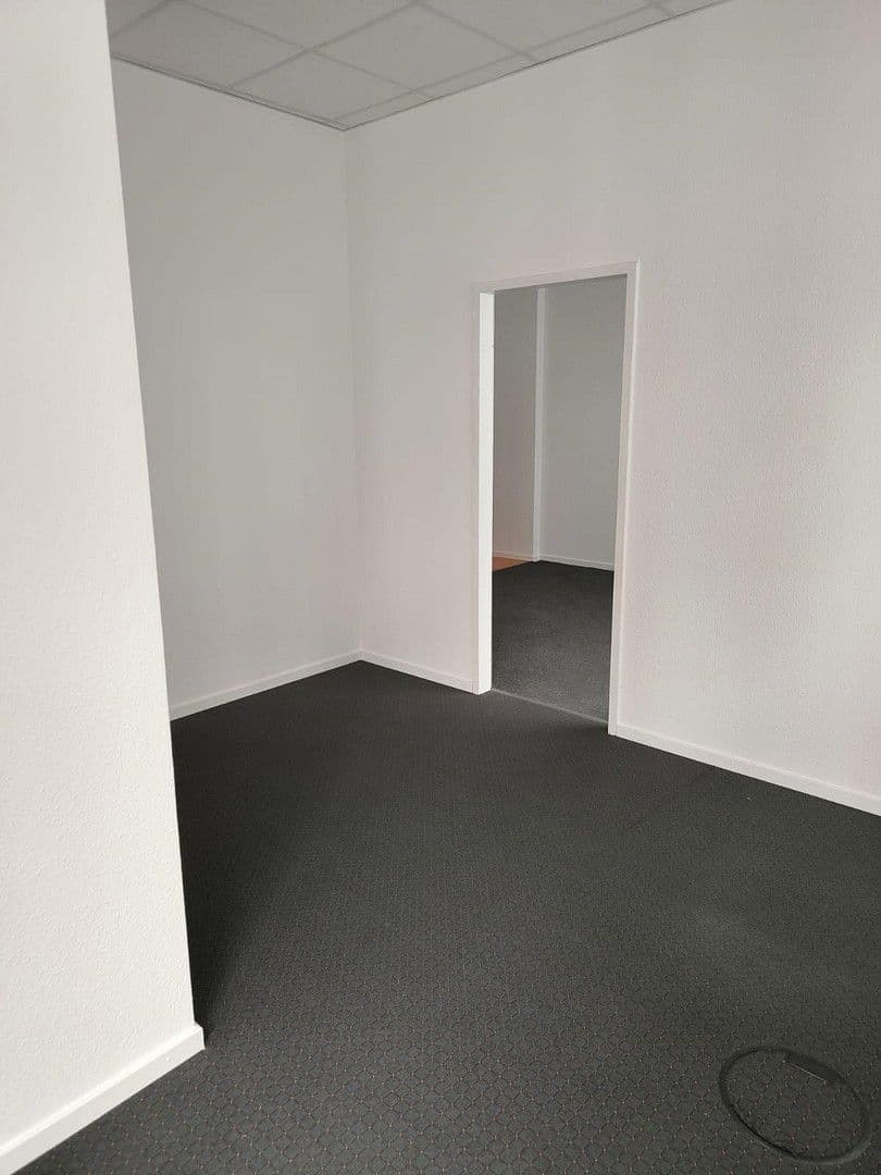 Pronájem kanceláře 101 m², Kölner Platz - Ecke Klevstr., Troisdorf, Severní Porýní-Vestfálsko Pronájem kanceláře 101 m², Kölner Platz - Ecke Klevstr., Troisdorf, Severní Porýní-Vestfálsko