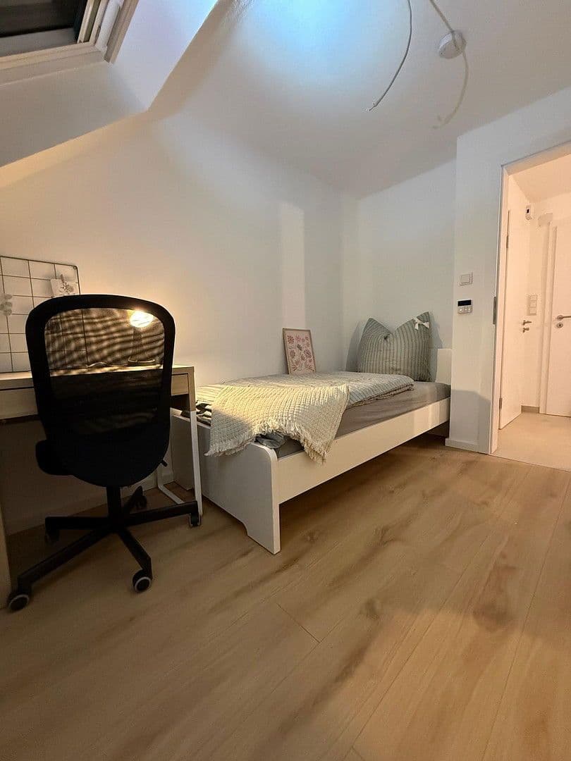 Pronájem bytu 4+1 15 m², Erlangen, Bavorsko Pronájem bytu 4+1 15 m², Erlangen, Bavorsko