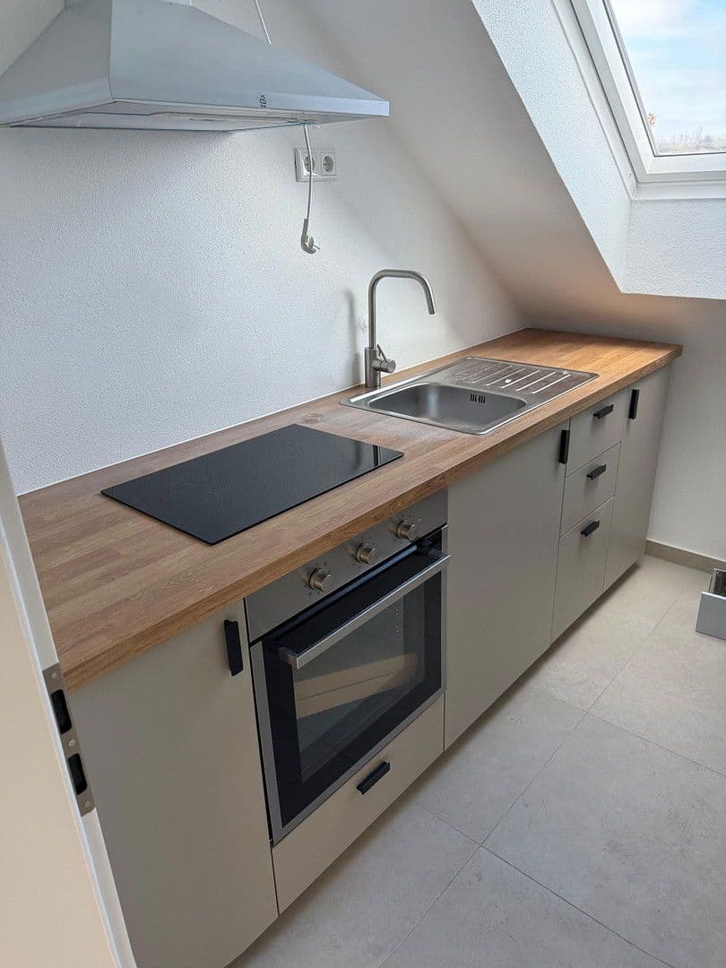 Pronájem bytu 4+1 15 m², Erlangen, Bavorsko Pronájem bytu 4+1 15 m², Erlangen, Bavorsko