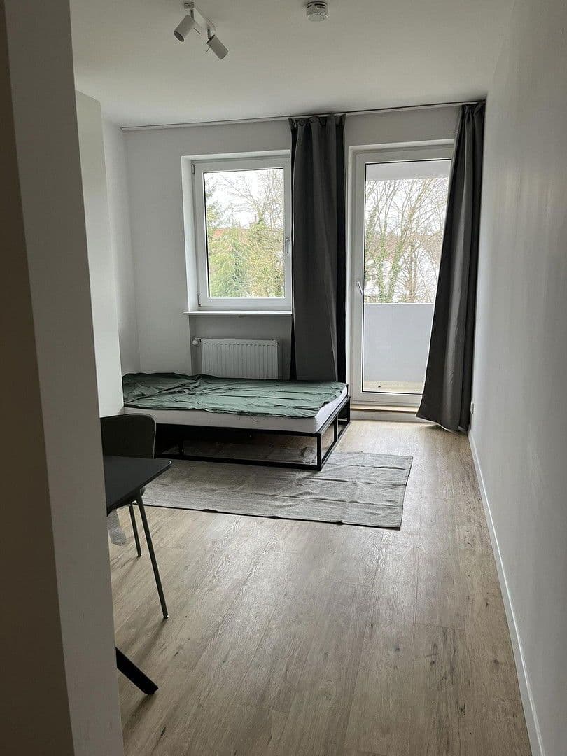 Pronájem bytu 1+1 17 m², Sachranger Str. 5, München, Bavorsko Pronájem bytu 1+1 17 m², Sachranger Str. 5, München, Bavorsko